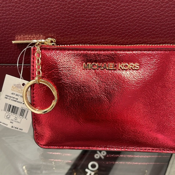 MICHAEL KORS
Jet Set Travel Small Top Zip Coin Pouch With ID Keychain
Crimsn
NWT - Picture 9 of 16